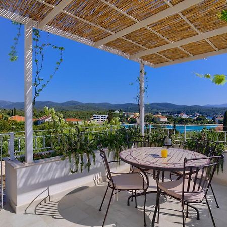 Villa Vera Loviste Ngoại thất bức ảnh