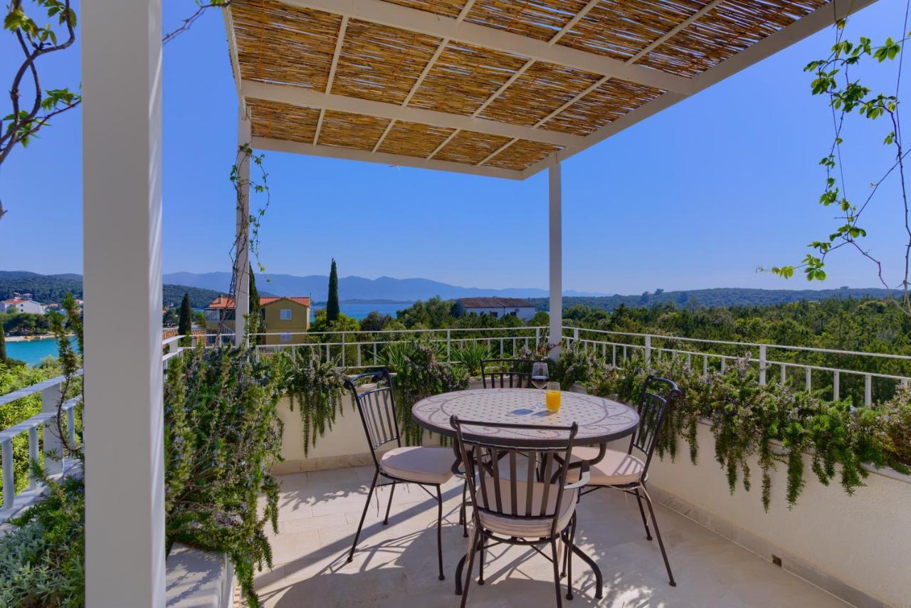 Villa Vera Loviste Ngoại thất bức ảnh