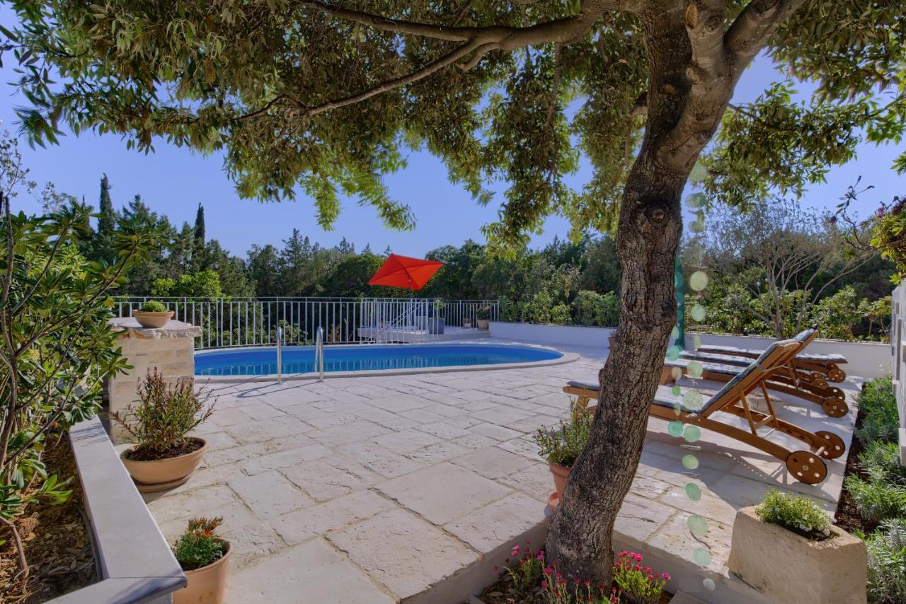 Villa Vera Loviste Ngoại thất bức ảnh